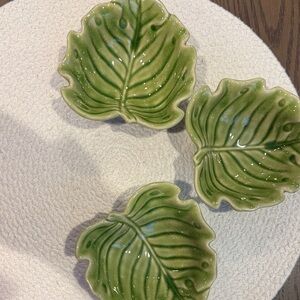 Green Leaf-Shaped Ceramic Dishes set of 3 Monterrey Collection HOME studio